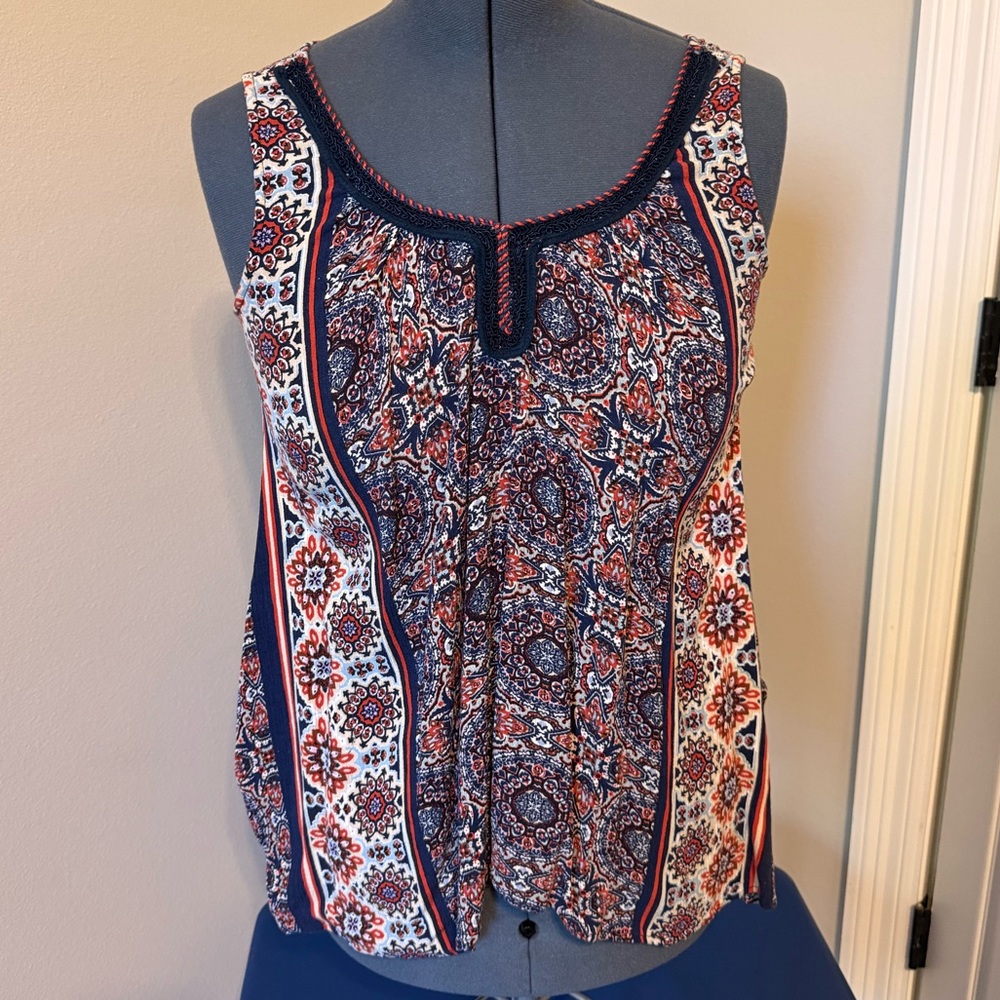 New Directions Sleeveless Navy and Red Paisley Print Tank Top